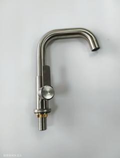 LG-1046KF "304小七24管单冷 （带滚珠）"